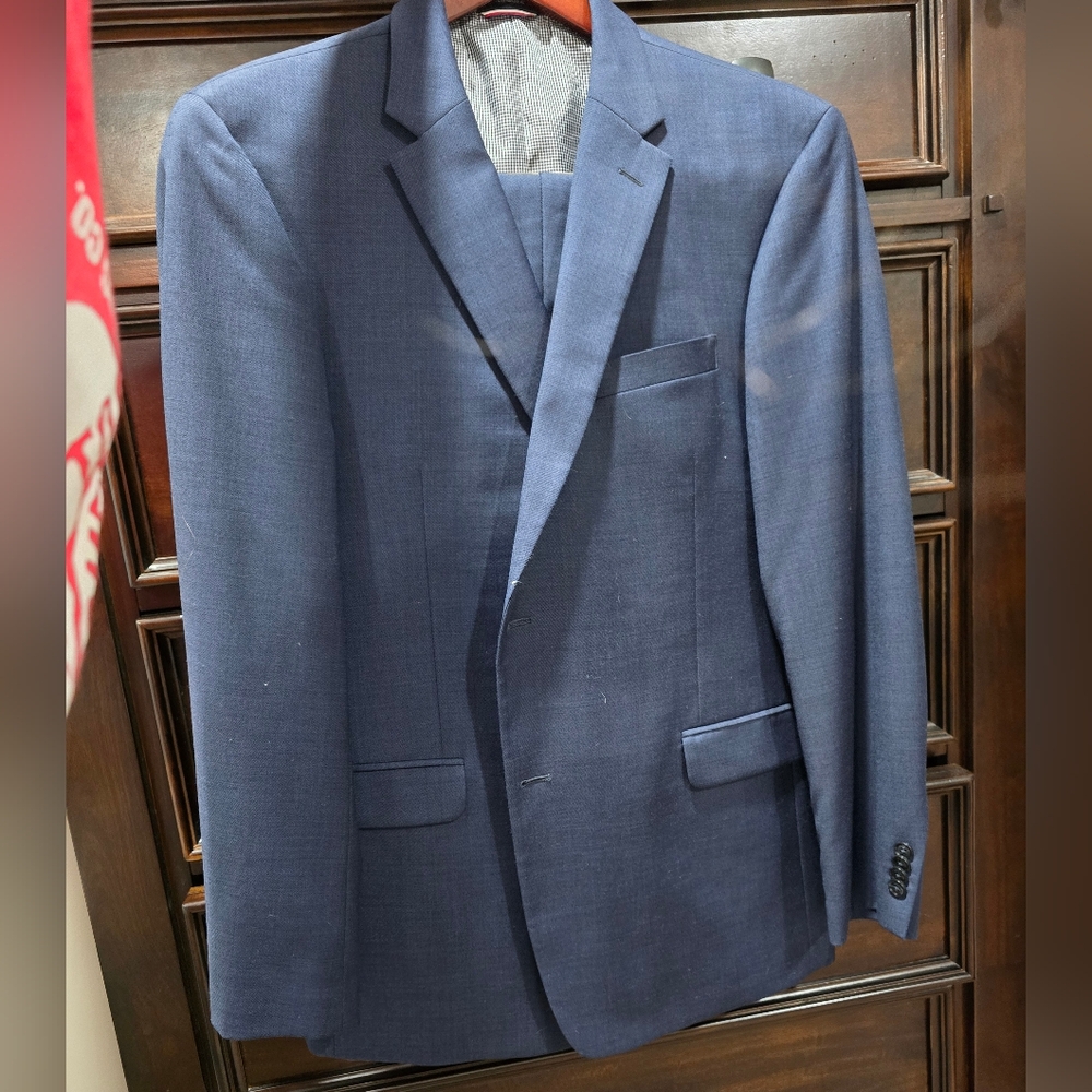 Tommy Hilfiger Suit
